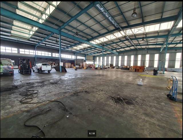 3,590M² WAREHOUSE TO LET IN NEW GERMANY